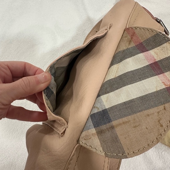 Burberry Vintage Whisper Pink Leather Crossbody Bag - Picture 8 of 14